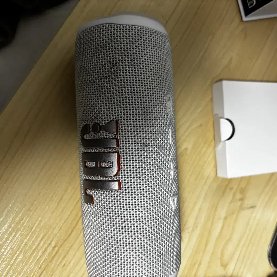 JBL flip6 스피커 풀박스 흰색 판매합니다