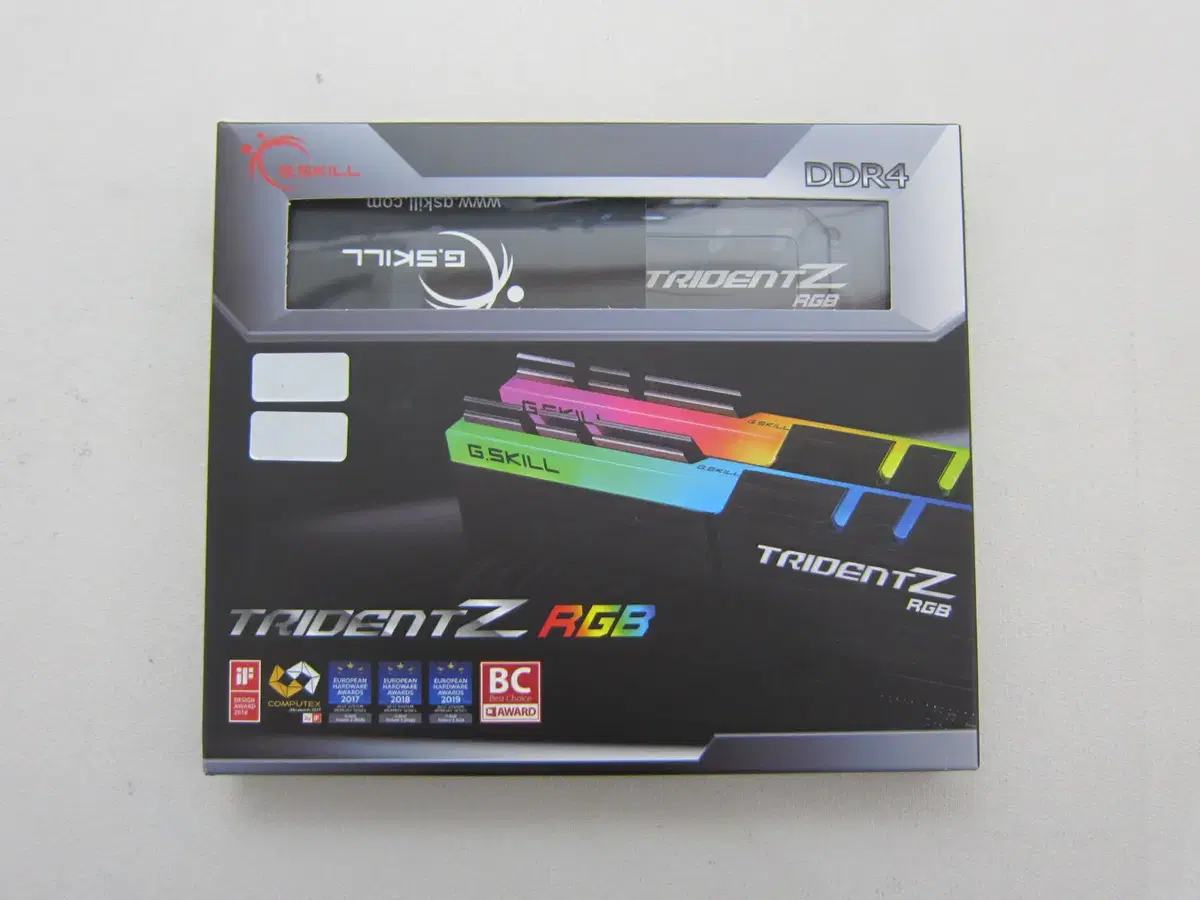 지스킬 DDR4-3600 TRIDENT Z RGB 16G(8Gx2)