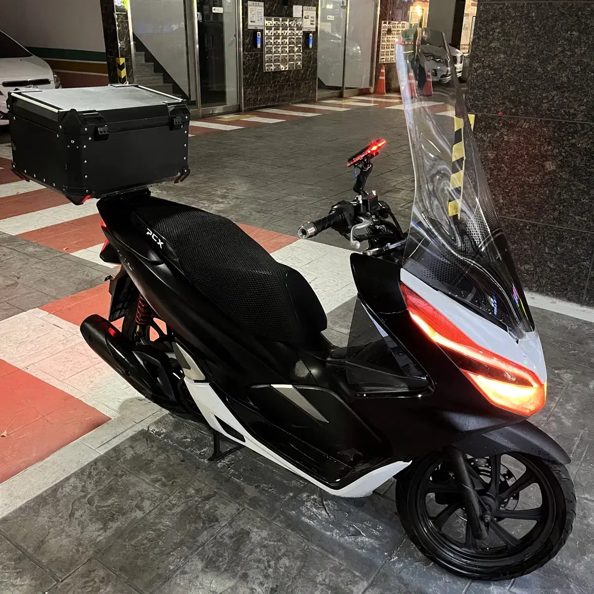 2020년형 PCX125 깔끔한셋팅 145만원 팝니다