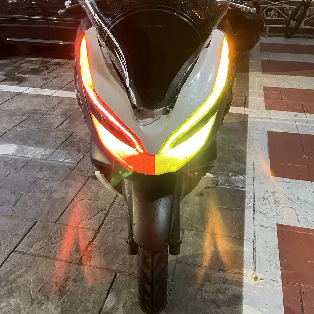 2020년형 PCX125 깔끔한셋팅 145만원 팝니다