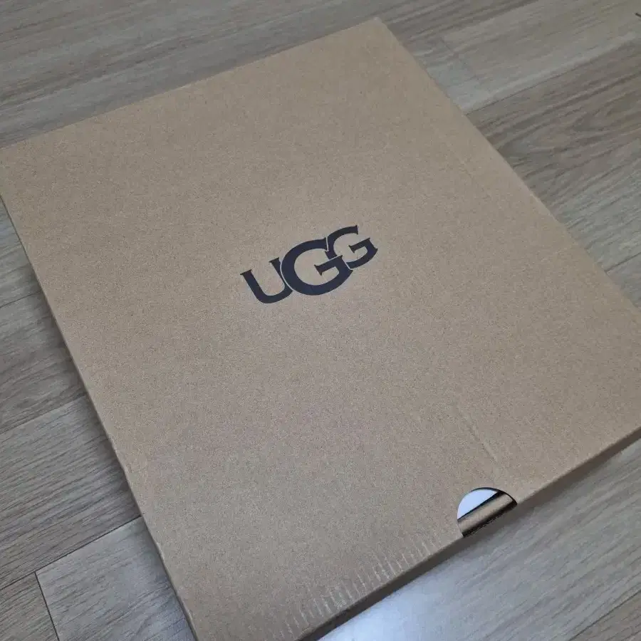 미국 어그 ugg 클리어 블랙 w7, 240사이즈 새상품