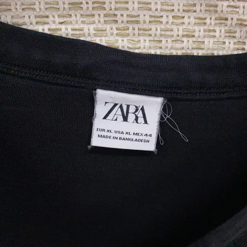 자라 ZARA 롱슬리브 무지 긴팔티 100 A07729