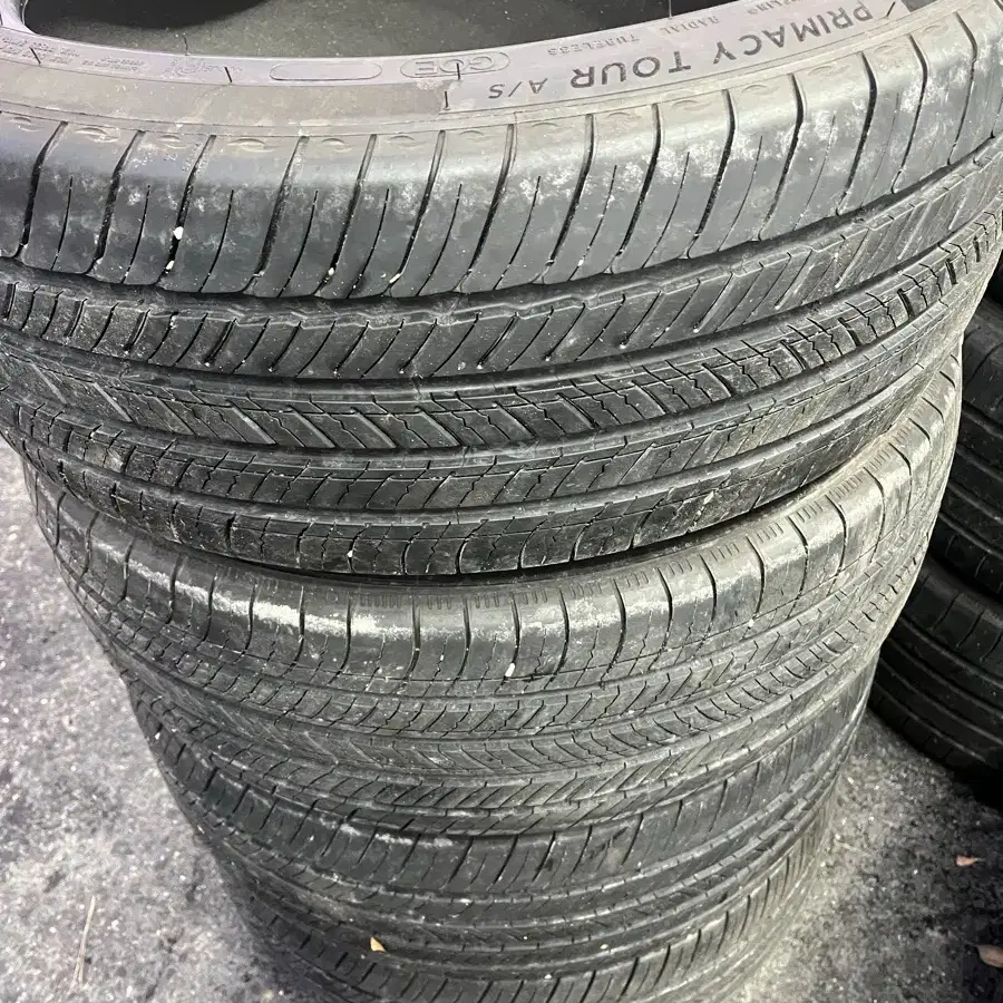 미쉐린 프라이머시투어 A/S 245/45 R20 제네시스