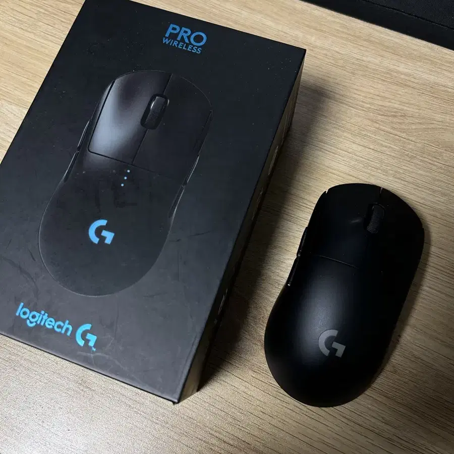 로지텍 G PRO 무선 배터리 X 유선만 가능 마우스 팝니다