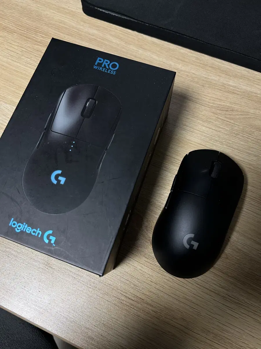 로지텍 G PRO 무선 배터리 X 유선만 가능 마우스 팝니다