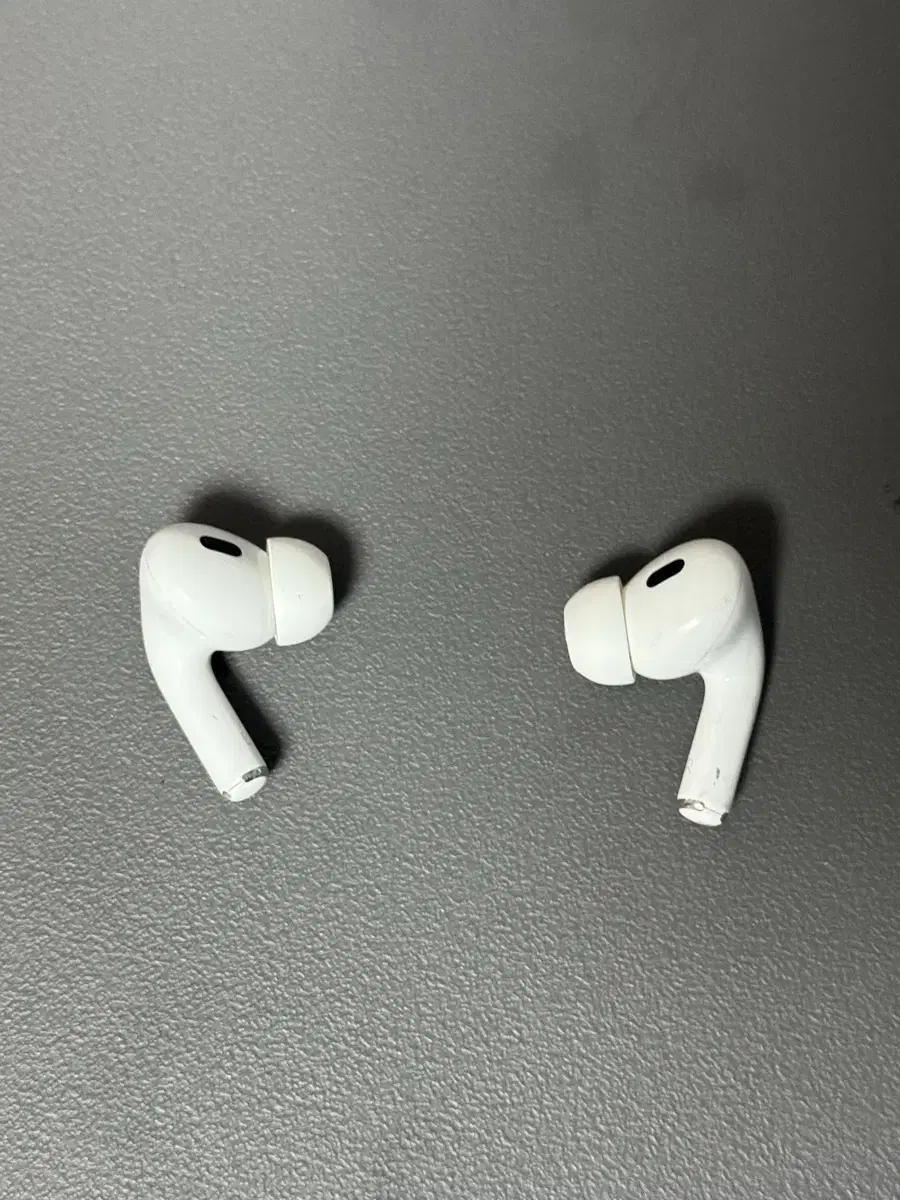 Both units of AirPods Pro2