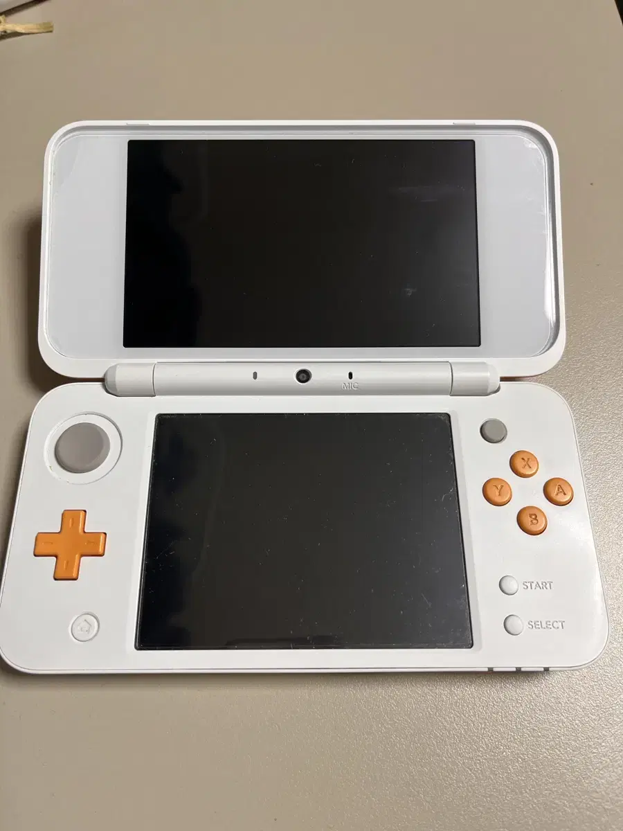 닌텐도 2DS XL 판매합니다