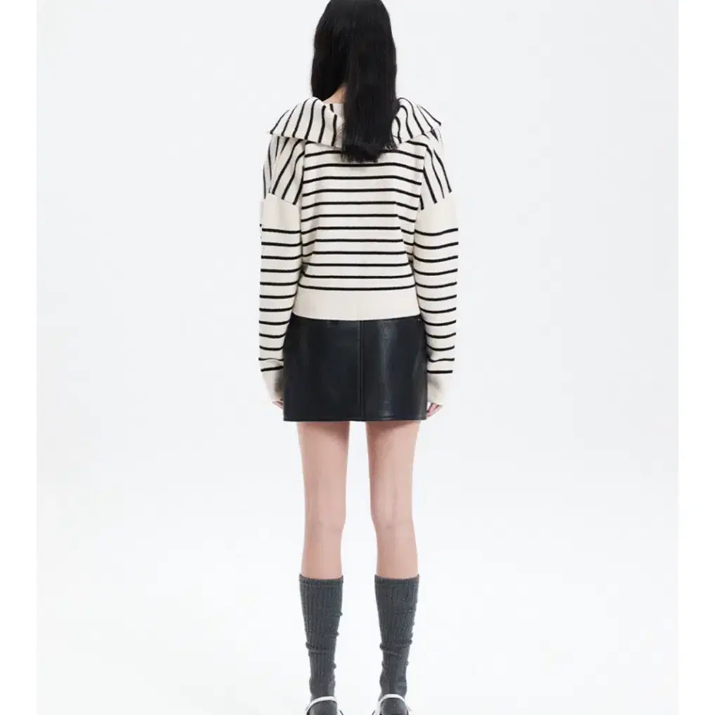 해바이해킴 STRIPE SLIT KNIT 스트라이프 니트