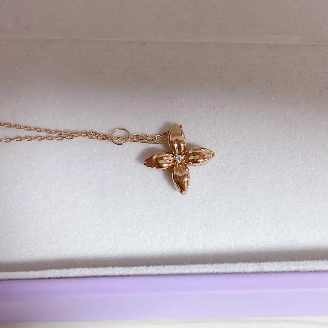 [Golden dew] 韓国☆18K Gold☆Pulsifia Petty ペンダント Golden dew] 韓国☆18K Gold☆Pulsifia Petty ペンダント