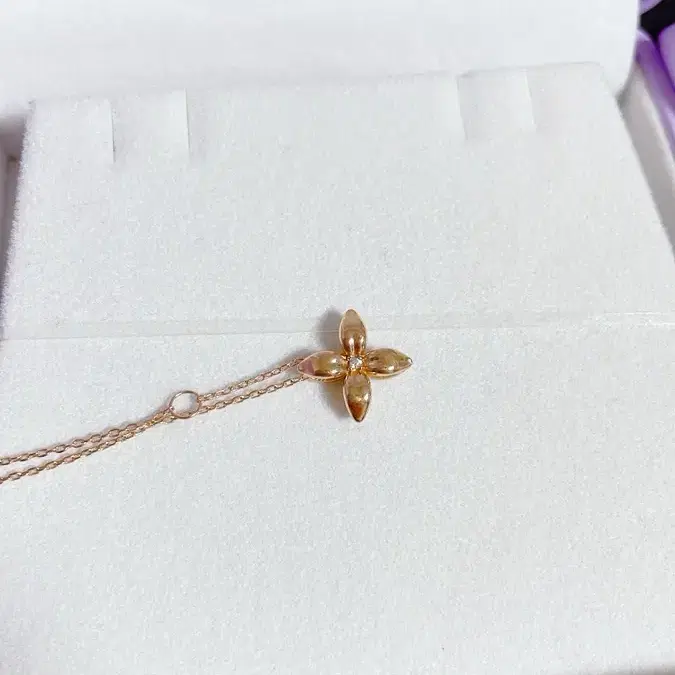 GOLDEN DEW | 골든듀 Golden Dew Pulsifia Petite Pendant