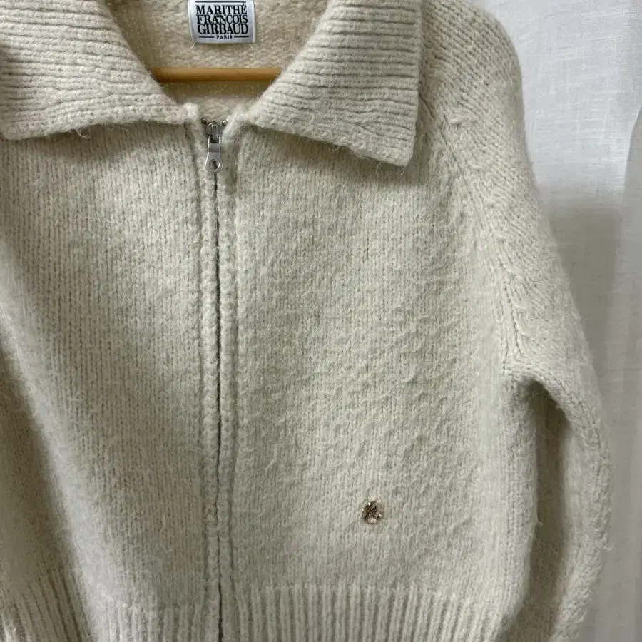 마리떼 W HAIRY ZIPUP CARDIGAN Cream