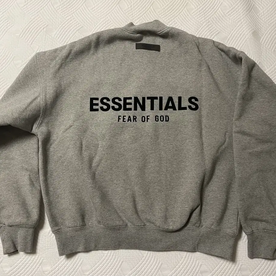 [ESSENTIALS] 피오갓 에센셜 크루넥 스웻셔츠 & 팬츠 SET