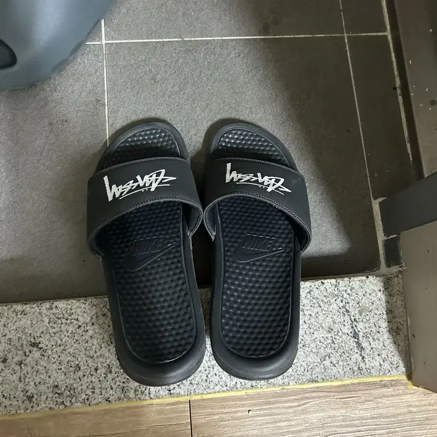 Nike x Stussy Benassi Slide Off Noir