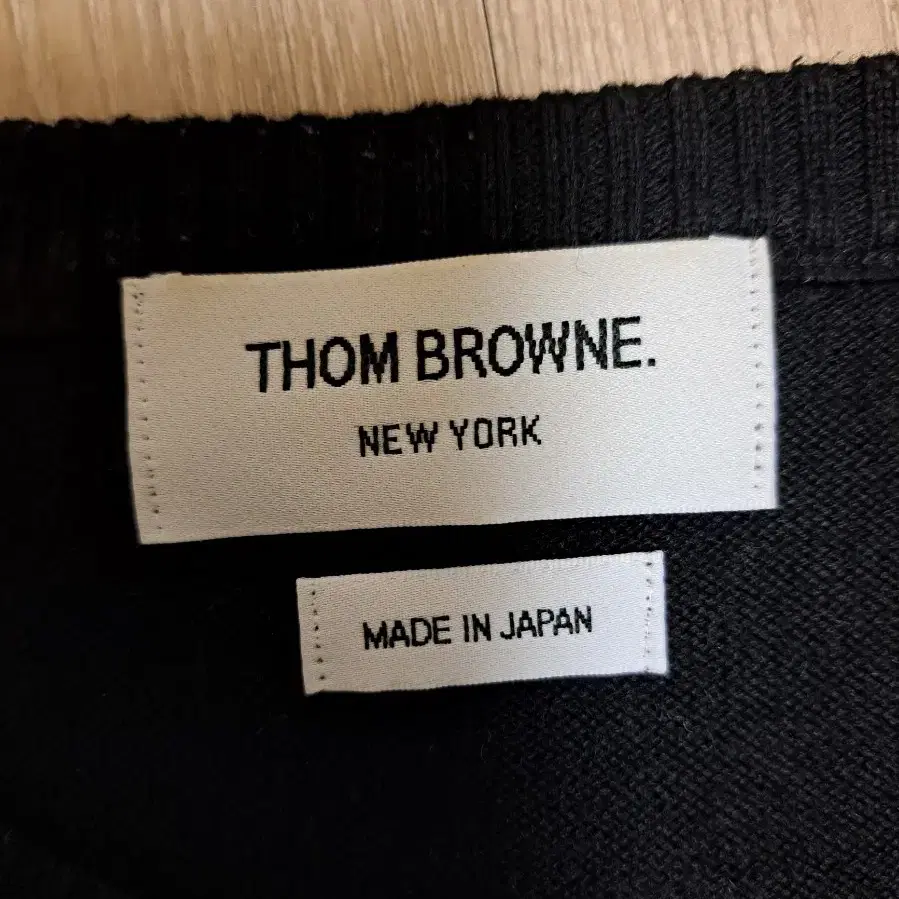 THOM BROWNE 사이즈 4. 100.