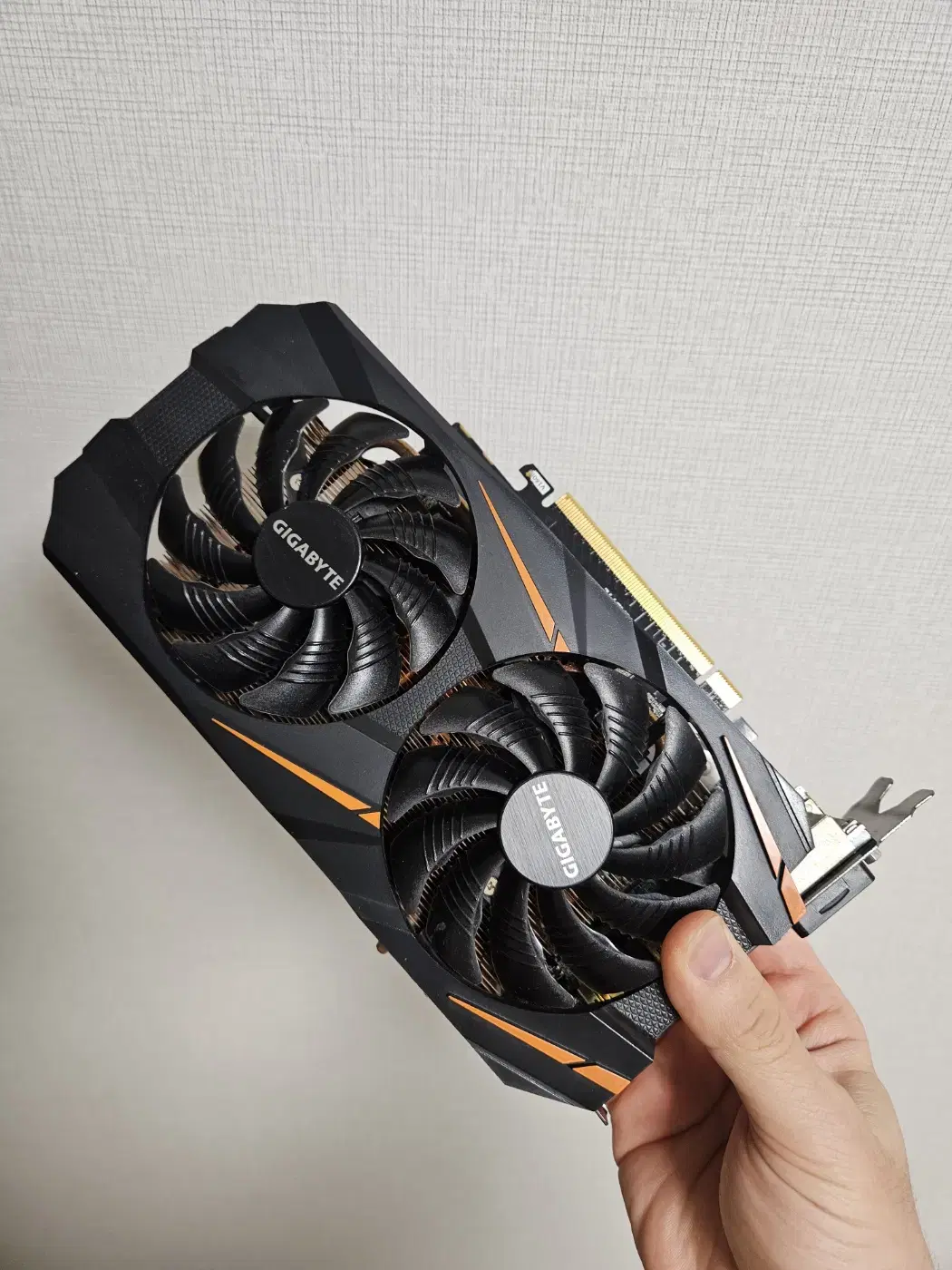 그래픽카드 GIGABYTE 1060 3g