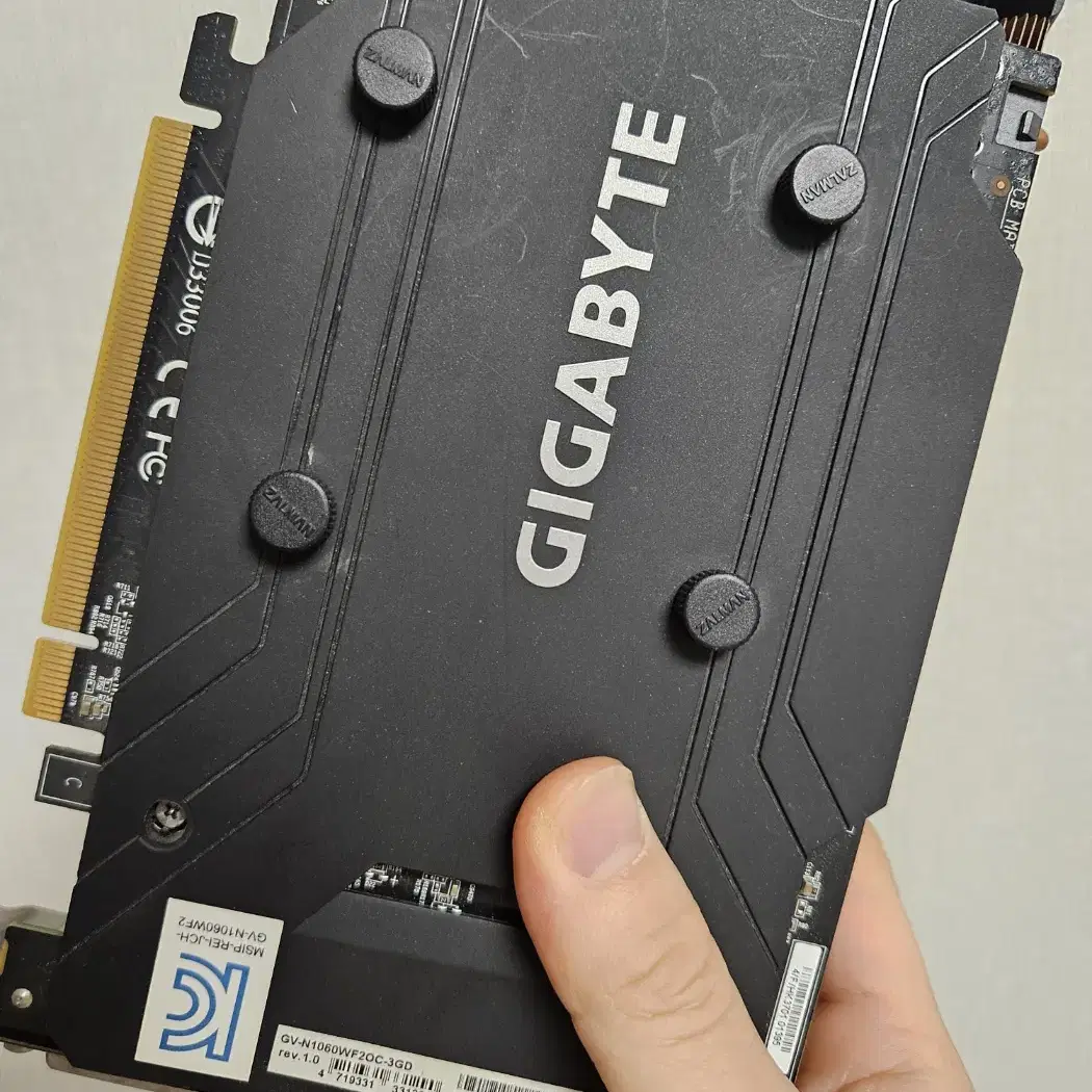 그래픽카드 GIGABYTE 1060 3g