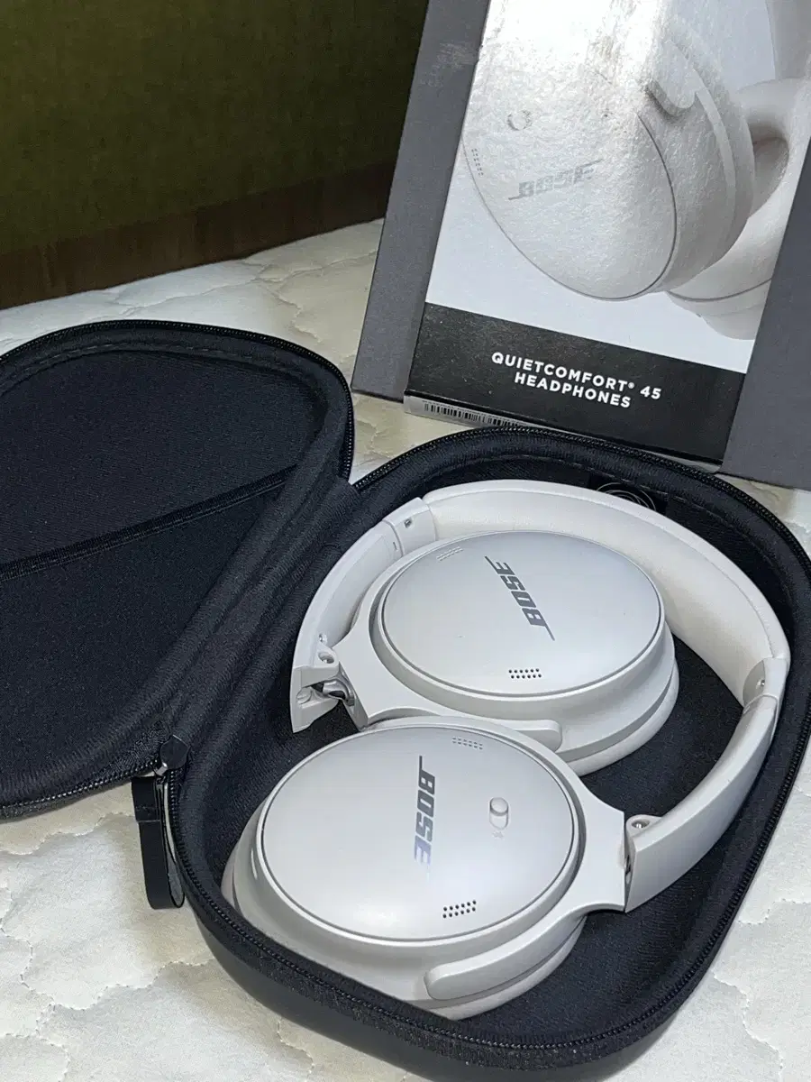 보스BOSE QC45 스모크 화이트