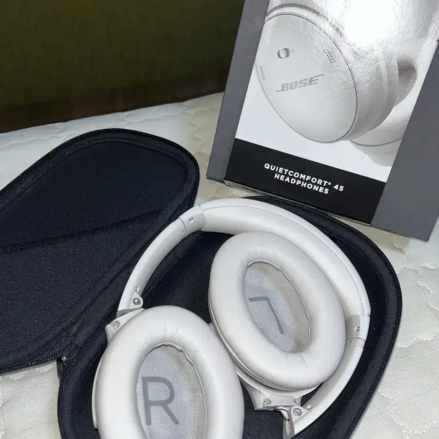 보스BOSE QC45 스모크 화이트