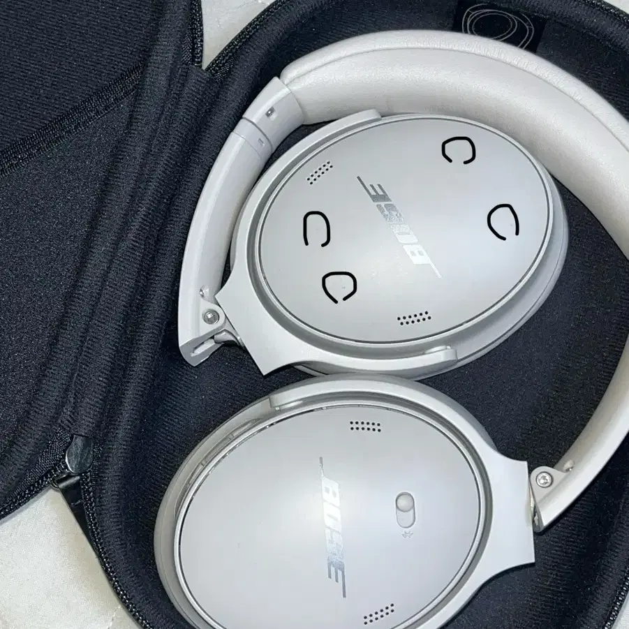 보스BOSE QC45 스모크 화이트