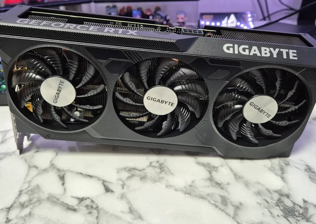 갤럭시 RTX4070 윈드포스 팝니다. (상태S,직거래환영,서울서대문구)