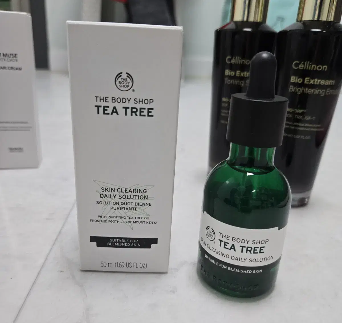 The Body Shop Tea Tree Skin Clearing Daily Solution New