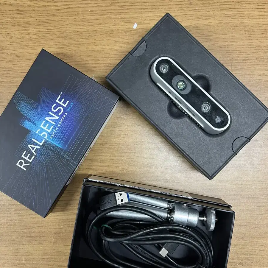 Intel REALSENSE Depth Camera D435