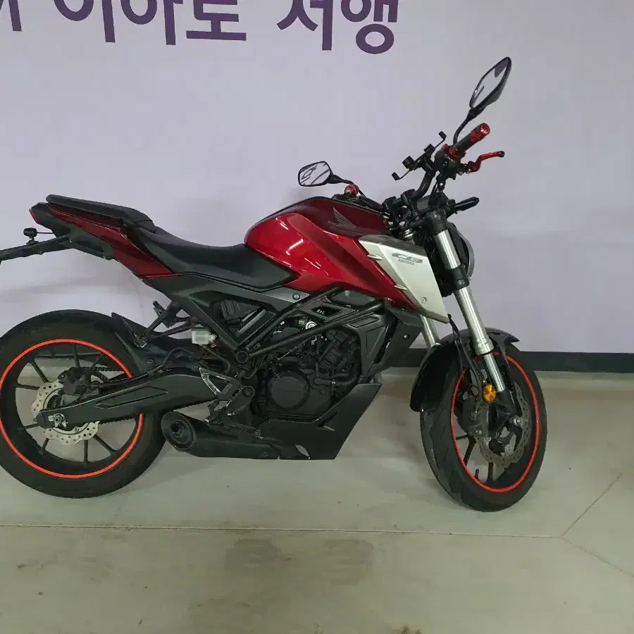 2018년식 옵션 좋은 cb125r 판매합니다.