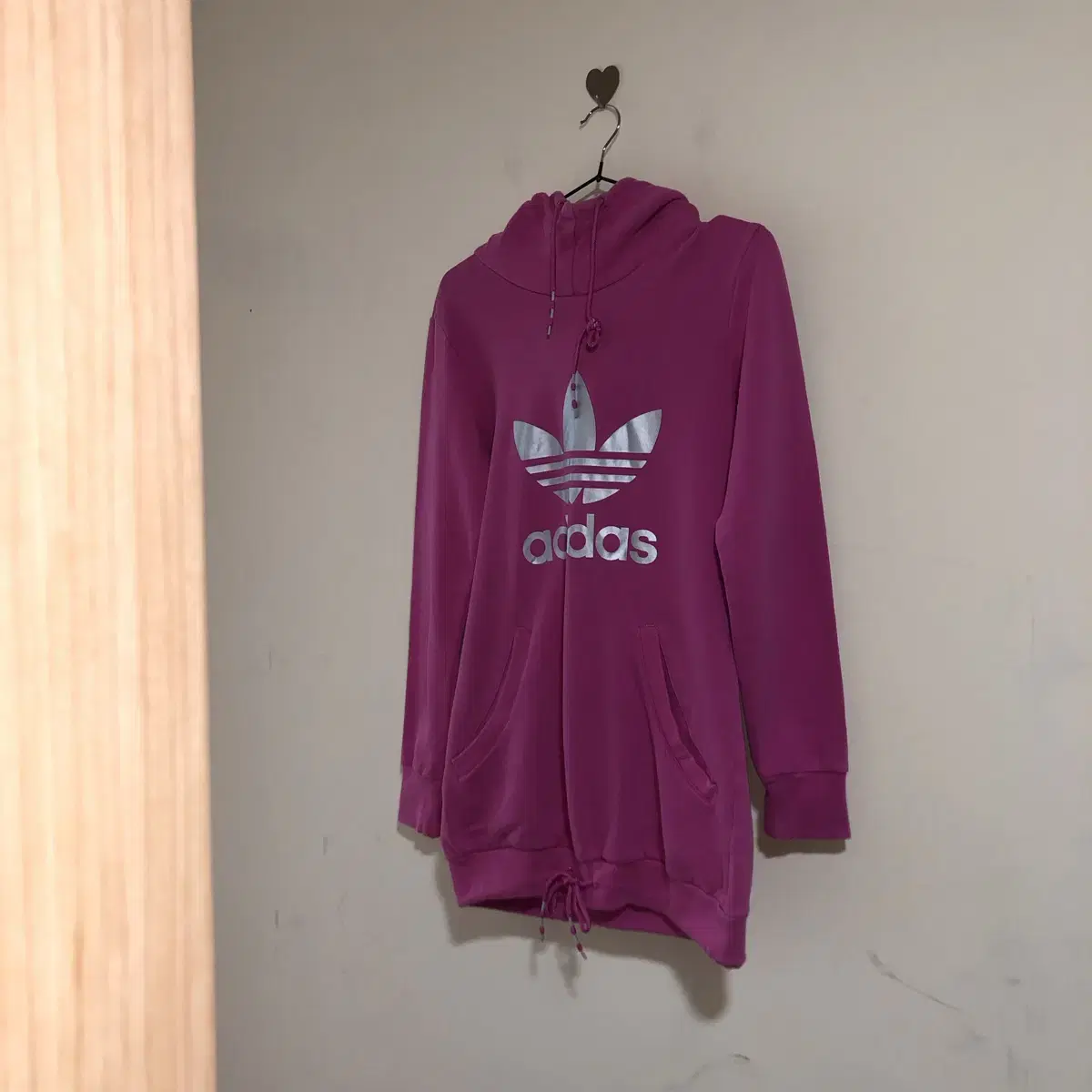 Vintage Adidas pink silver hood t