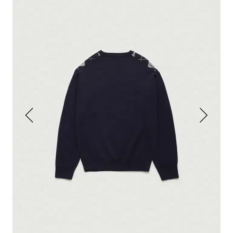 더바넷) Stewart Argyle V-Neck Knit Sweater