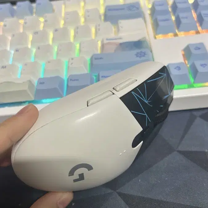 로지텍 G304 KDA 에디션 게이밍 무선 마우스