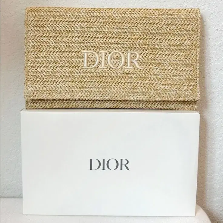 라탄 DIOR 클러치백겸 이너백,지갑,데일리백(골드체인스트랩포함-새상품