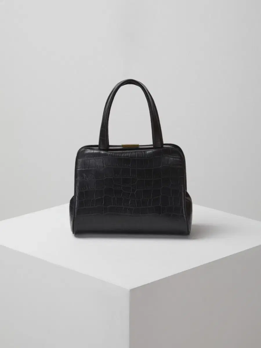 아카이브앱크 eternal tote bag(Crocodile black)