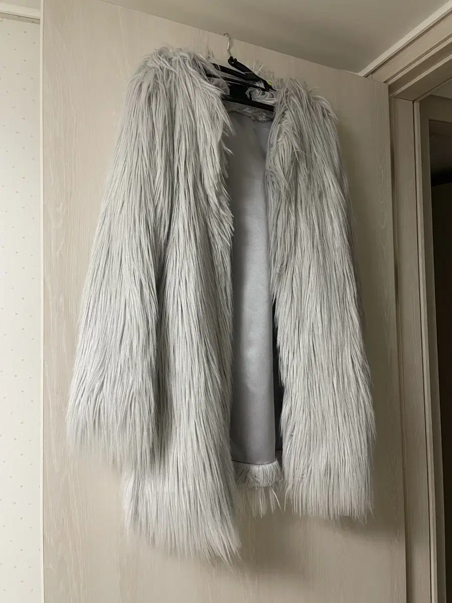 나체 NACHE SHAGGY FAUX FUR COAT gray