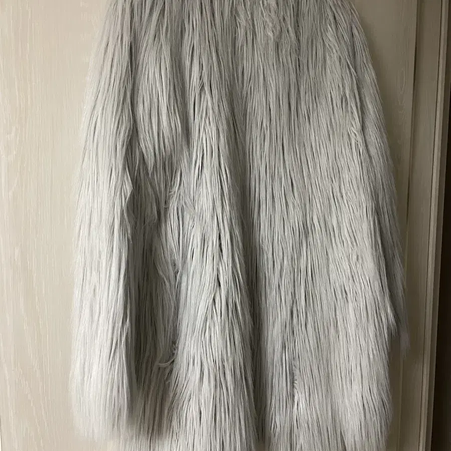 나체 NACHE SHAGGY FAUX FUR COAT gray