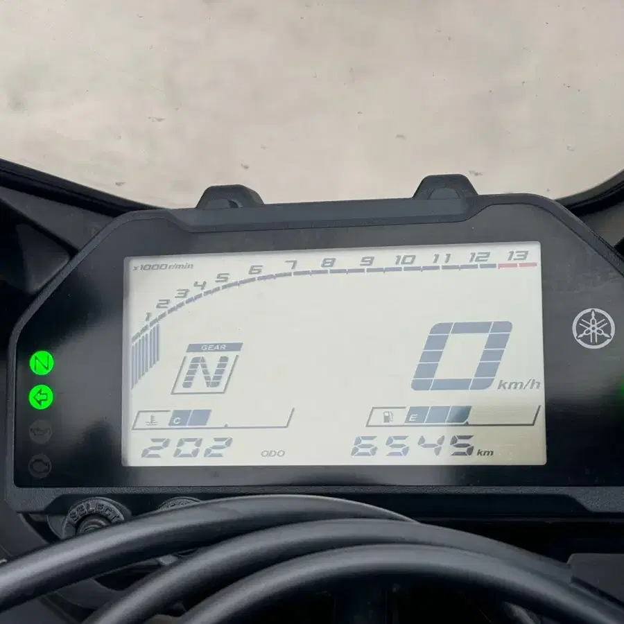 20년식 야마하 YZF-R3 6천Km 앞뒤블박2채널 짧은키로수 판매합니다