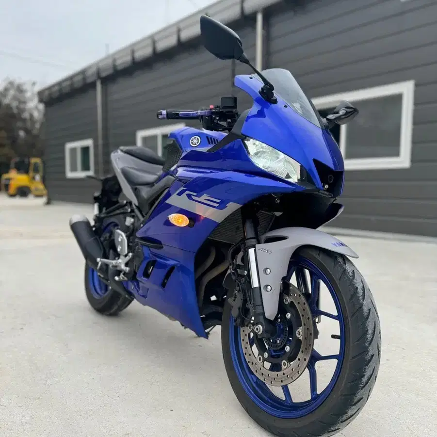 20년식 야마하 YZF-R3 6천Km 앞뒤블박2채널 짧은키로수 판매합니다