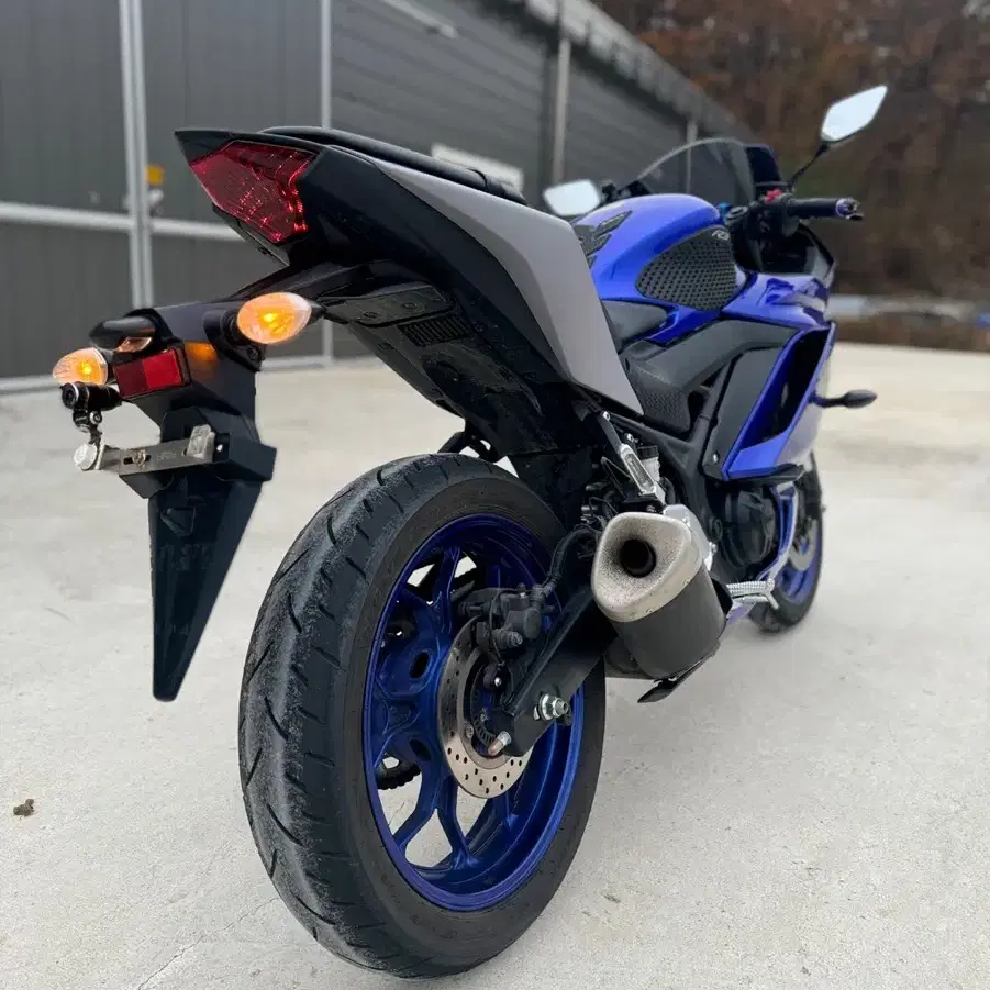 20년식 야마하 YZF-R3 6천Km 앞뒤블박2채널 짧은키로수 판매합니다