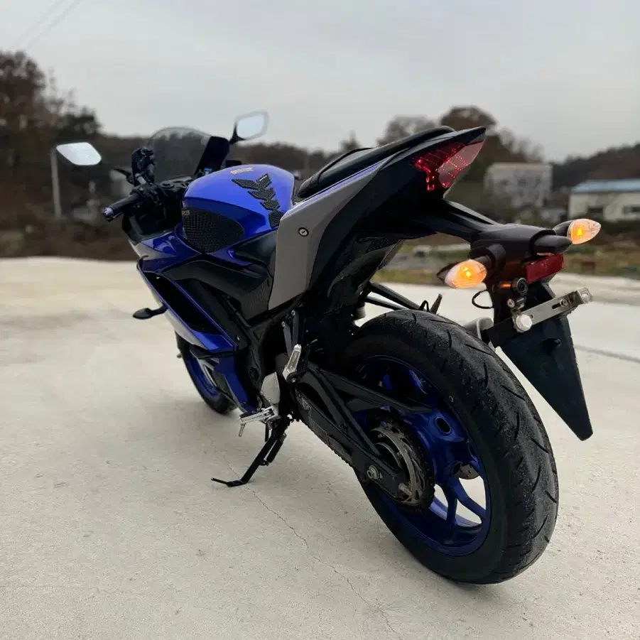 20년식 야마하 YZF-R3 6천Km 앞뒤블박2채널 짧은키로수 판매합니다