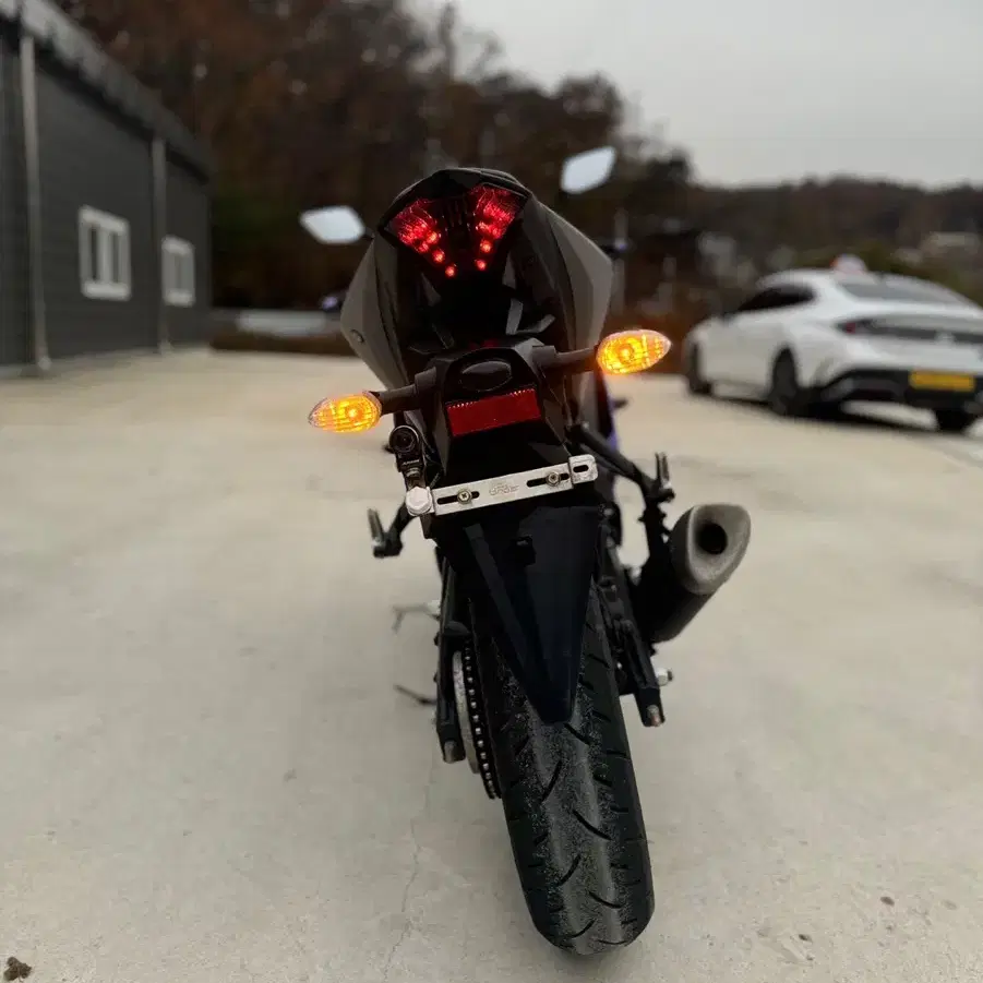 20년식 야마하 YZF-R3 6천Km 앞뒤블박2채널 짧은키로수 판매합니다