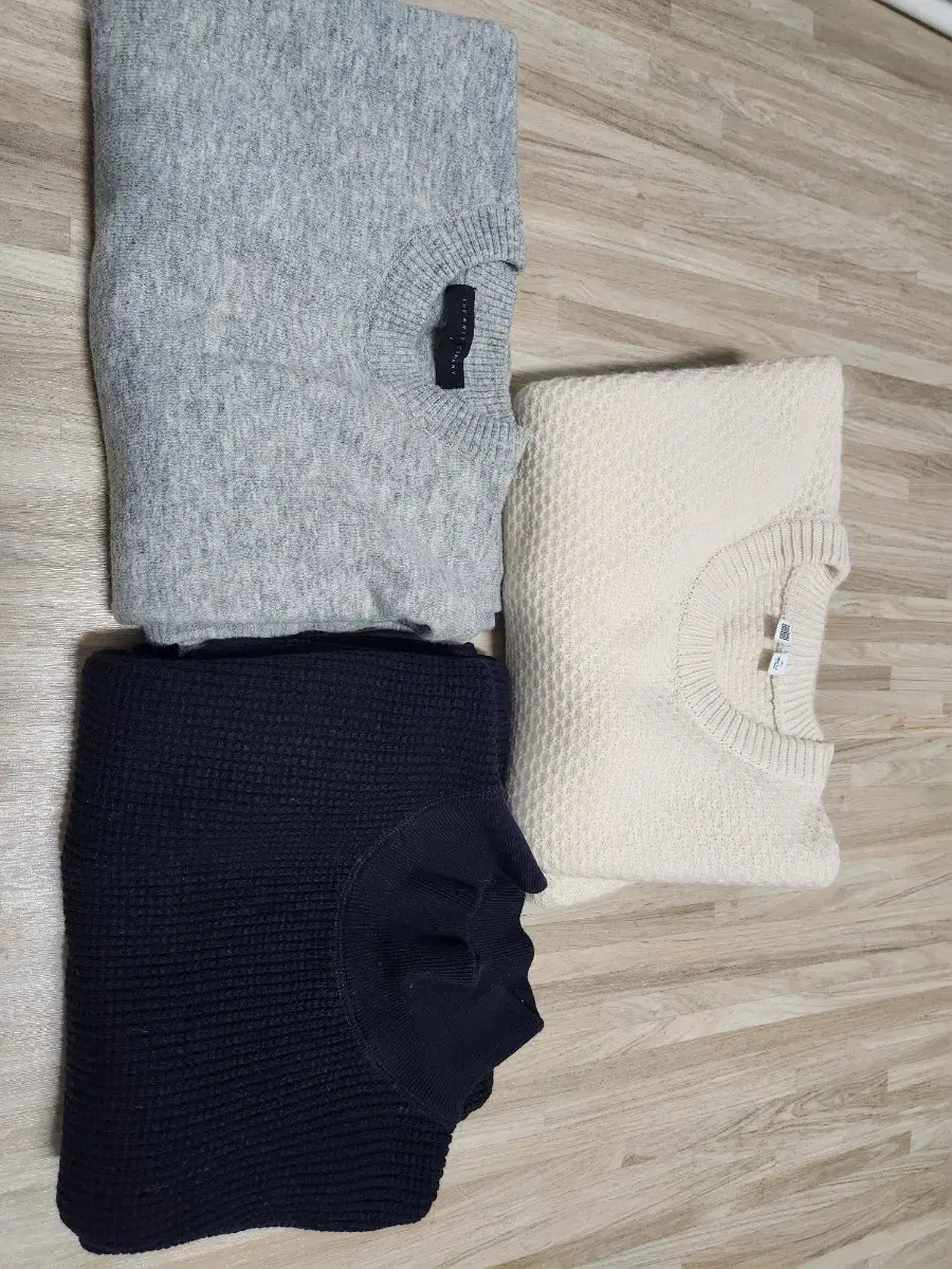 [L,XL] COS, Uniqlo knit 3 pieces bulk sells