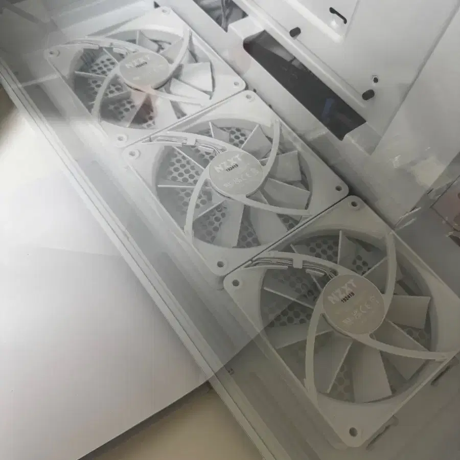 NZXT F120Q White 화이트 3개 판매합니다