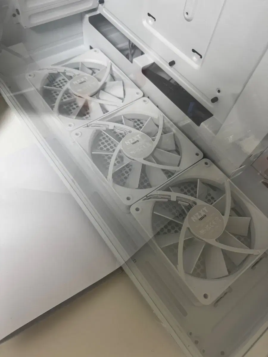 NZXT F120Q White 화이트 3개 판매합니다