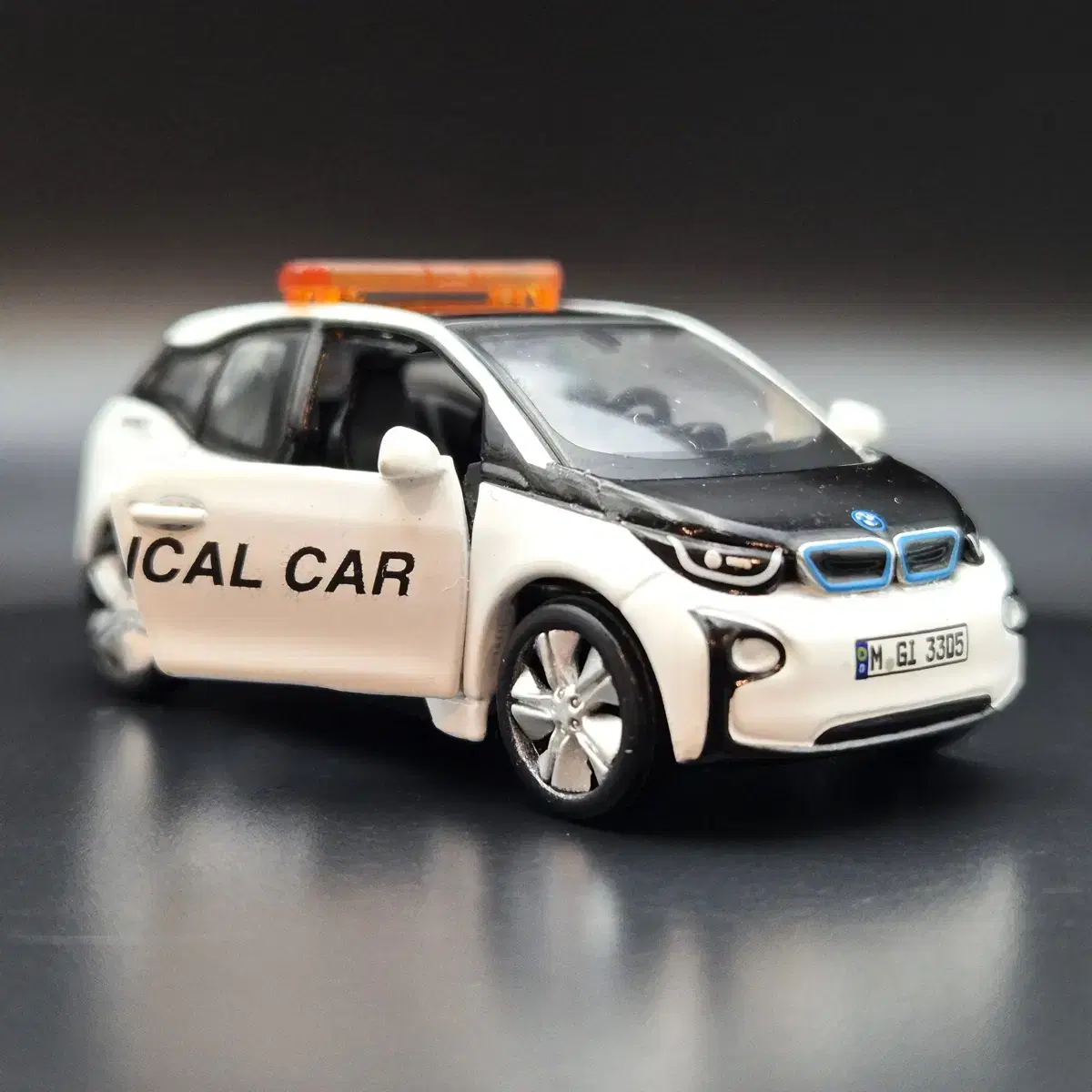 Tiny BMW i3 메디컬 카 다이캐스트