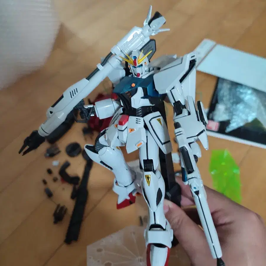 MG F91 티타늄피니시 건담 프라모델