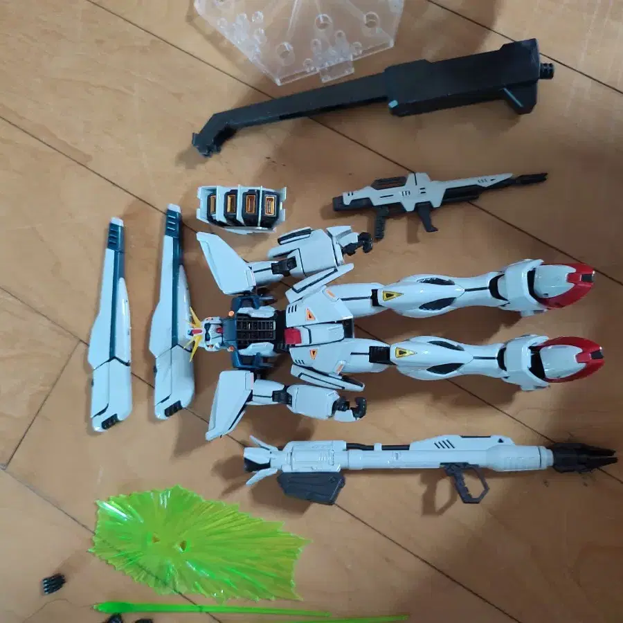 MG F91 티타늄피니시 건담 프라모델