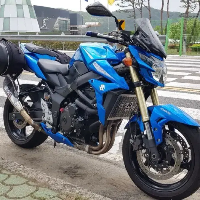 스즈키 gsr750 팔아요