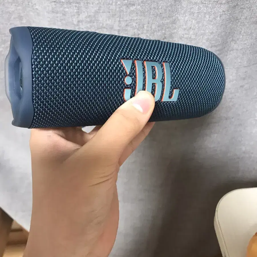 JBL flip 6 팝니다(가격제안해도됩니다)