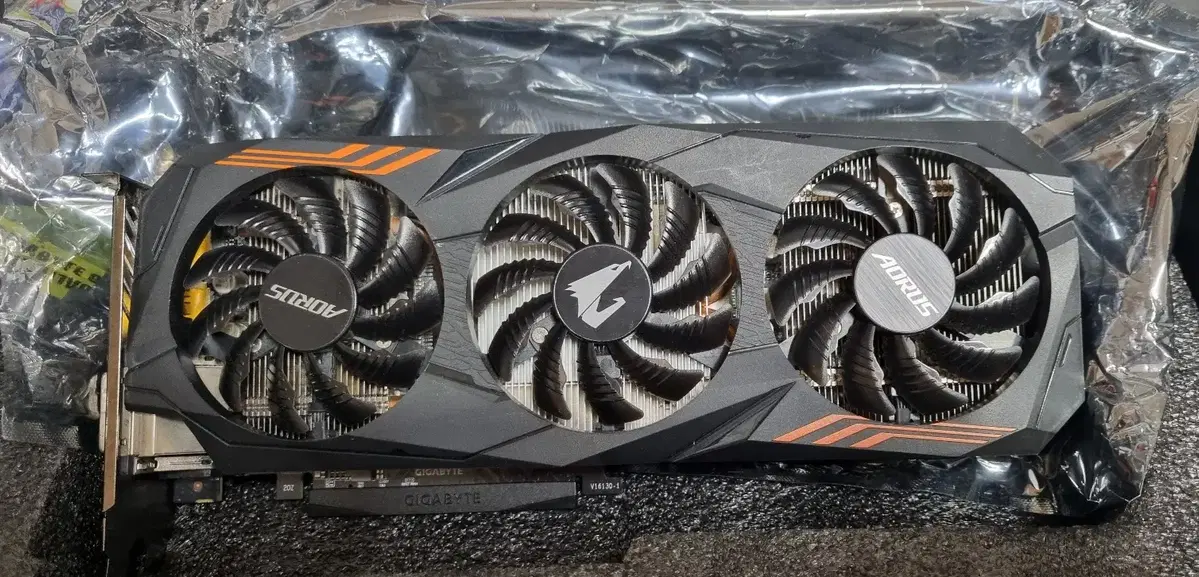 GIGABYTE GTX 1060 6GB AORUS 풀박 팝니다.