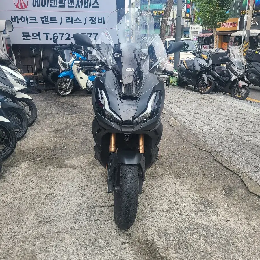 ADV350 24년식