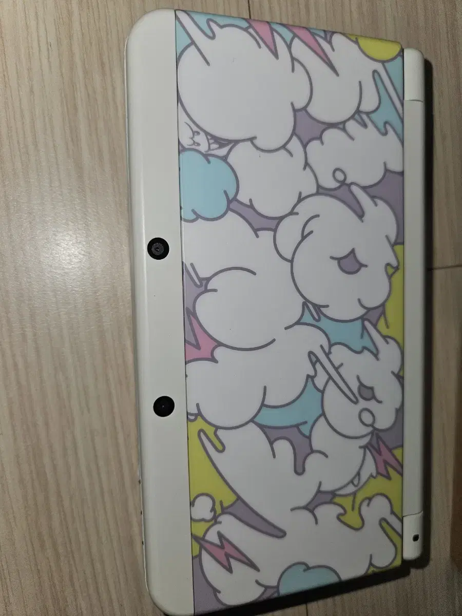 닌텐도 New3ds (일판 화이트)